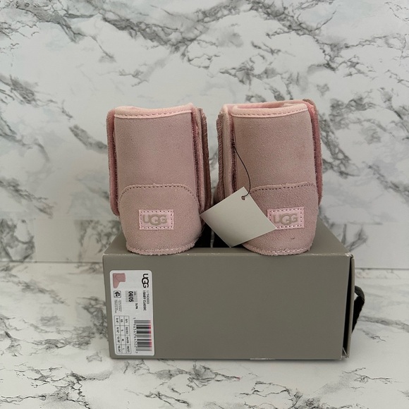 UGG Baby Infant Classic Pink Boots Booties 11436931 Size 4/5C - Picture 5 of 8